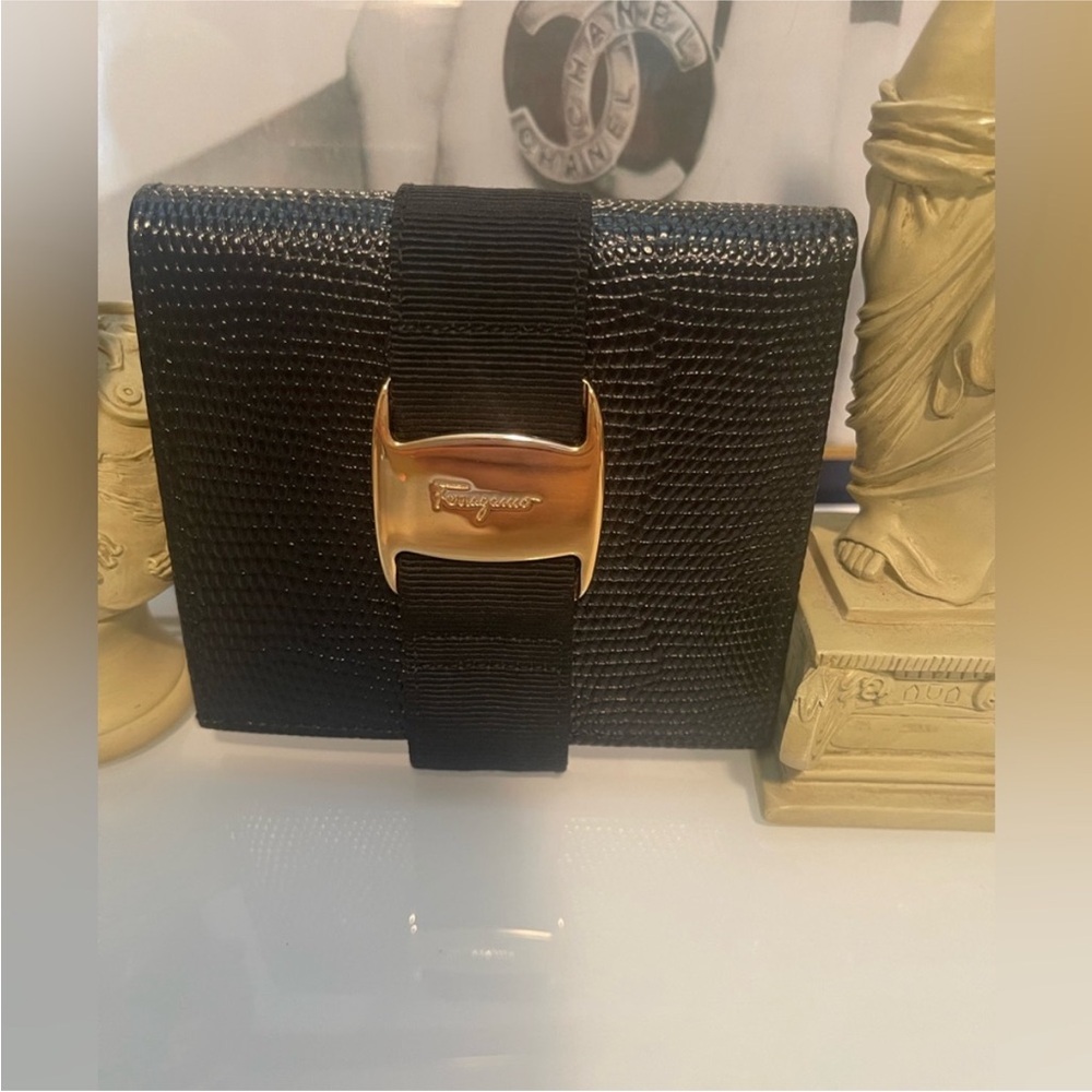 Salvatore Ferragamo Black and Gold Vara leather wallet NWOT